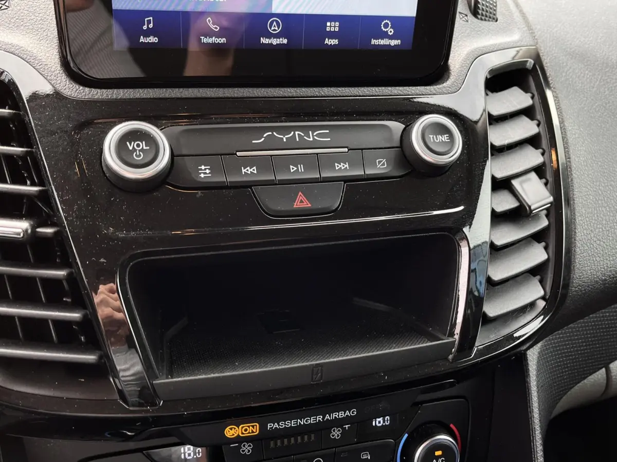 1.5 EcoBlue L2 Limited 120PK Automaat Trekhaak Adaptieve Cruise Camera Stoelverwarming Verwarmde Voorruit Navi Climate Privacy Glass *Rijk Uitgerust*