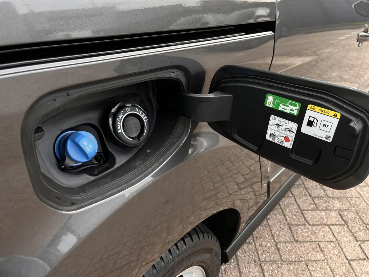 1.5 EcoBlue L2 Limited 120PK Automaat Trekhaak Adaptieve Cruise Camera Stoelverwarming Verwarmde Voorruit Navi Climate Privacy Glass *Rijk Uitgerust*