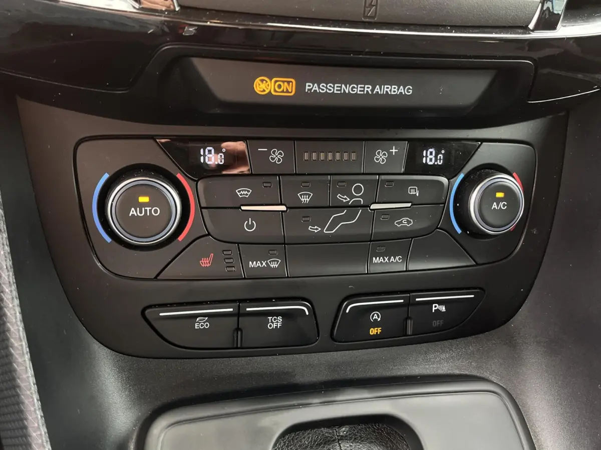 1.5 EcoBlue L2 Limited 120PK Automaat Trekhaak Adaptieve Cruise Camera Stoelverwarming Verwarmde Voorruit Navi Climate Privacy Glass *Rijk Uitgerust*