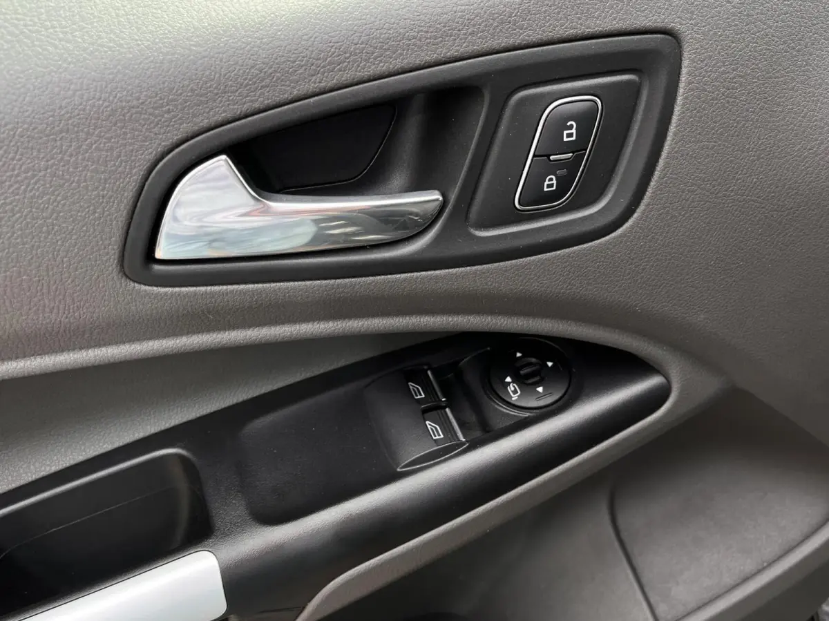 1.5 EcoBlue L2 Limited 120PK Automaat Trekhaak Adaptieve Cruise Camera Stoelverwarming Verwarmde Voorruit Navi Climate Privacy Glass *Rijk Uitgerust*