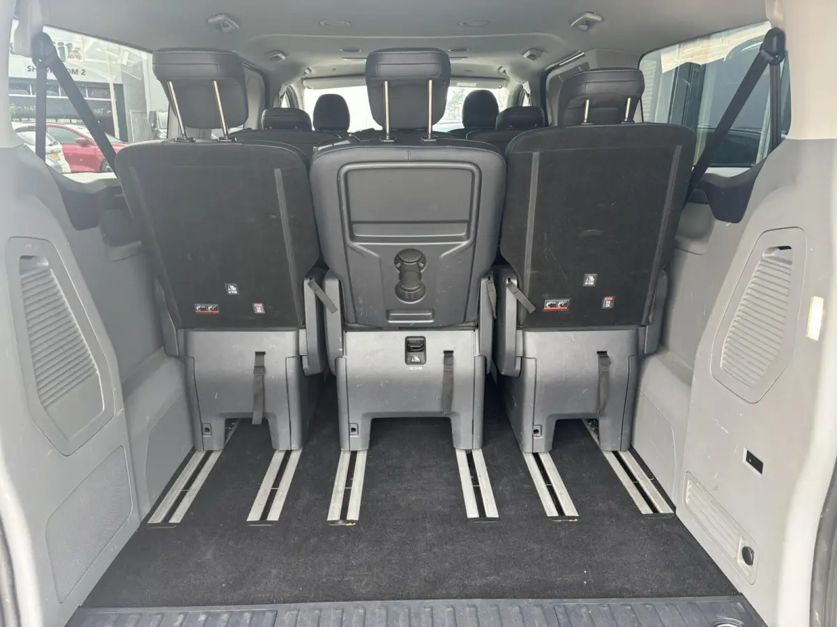 340 2.5 PHEV L2H1 Titanium X 233PK VOL leder 8 zitplaatsen verschuif/uitneembare stoelen Adaptieve Cruise Climate 2de rij All Seasons 19" velgen *Compleet*