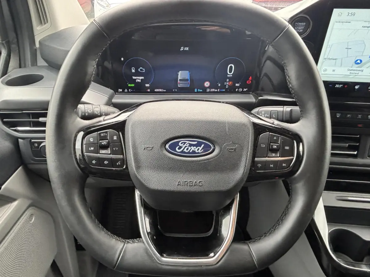 340 2.5 PHEV L2H1 Titanium X 233PK VOL leder 8 zitplaatsen verschuif/uitneembare stoelen Adaptieve Cruise Climate 2de rij All Seasons 19" velgen *Compleet*