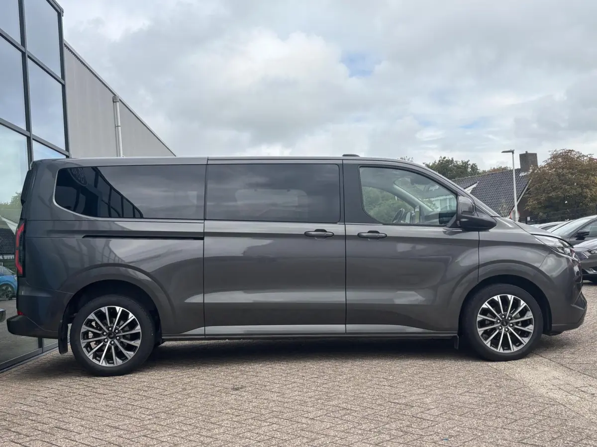 340 2.5 PHEV L2H1 Titanium X 233PK VOL leder 8 zitplaatsen verschuif/uitneembare stoelen Adaptieve Cruise Climate 2de rij All Seasons 19" velgen *Compleet*