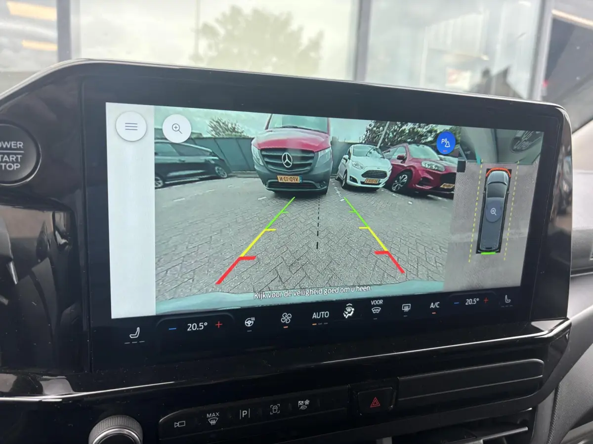 340 2.5 PHEV L2H1 Titanium X 233PK VOL leder 8 zitplaatsen verschuif/uitneembare stoelen Adaptieve Cruise Climate 2de rij All Seasons 19" velgen *Compleet*