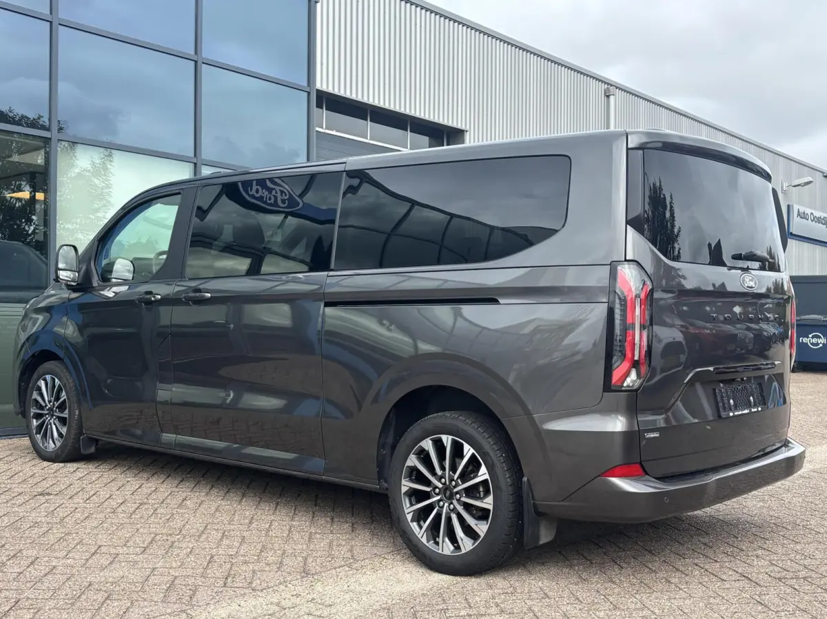 340 2.5 PHEV L2H1 Titanium X 233PK VOL leder 8 zitplaatsen verschuif/uitneembare stoelen Adaptieve Cruise Climate 2de rij All Seasons 19" velgen *Compleet*