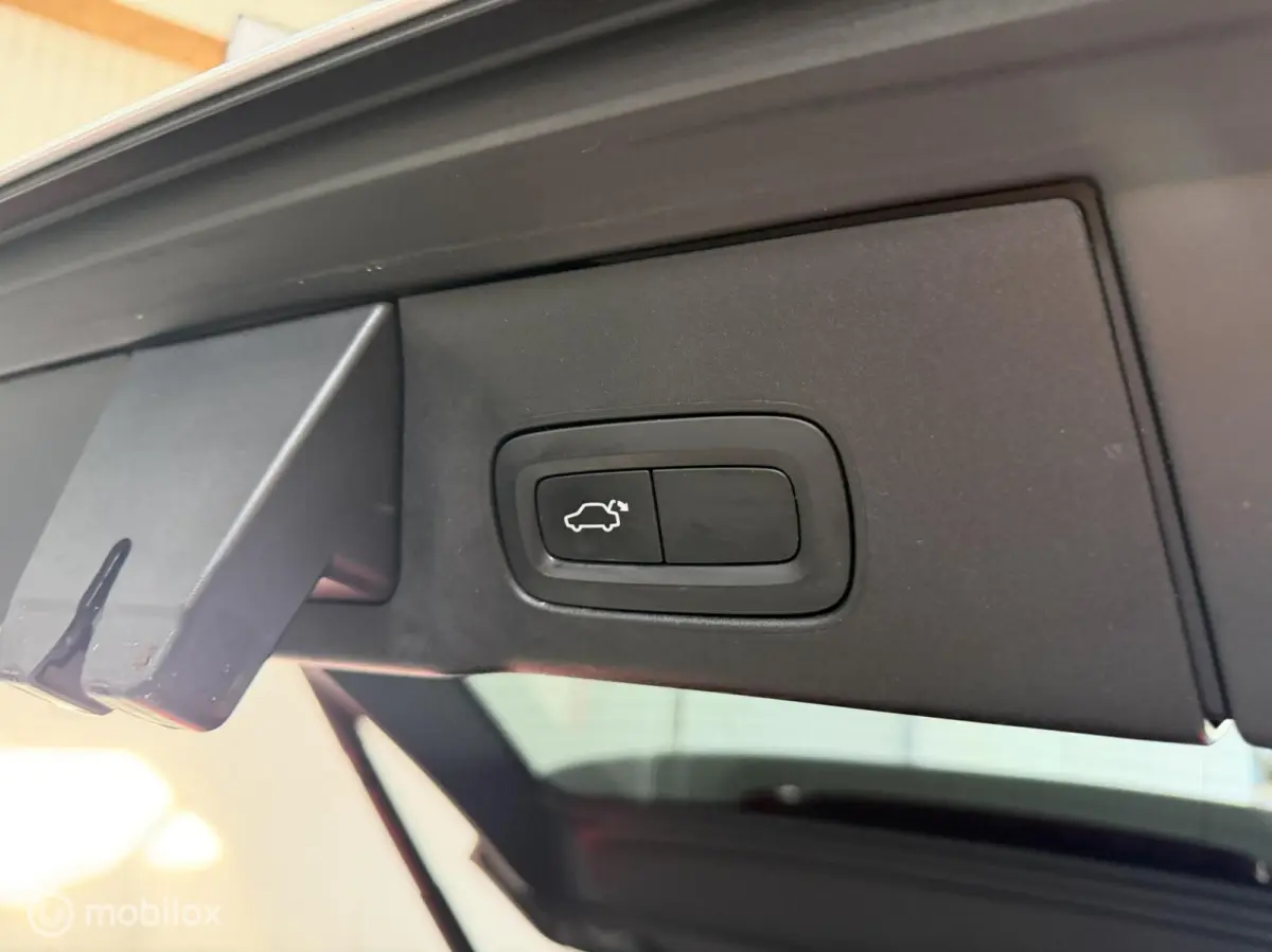 2.0 T5 Momentum NL-AUTO / PANO / LEER