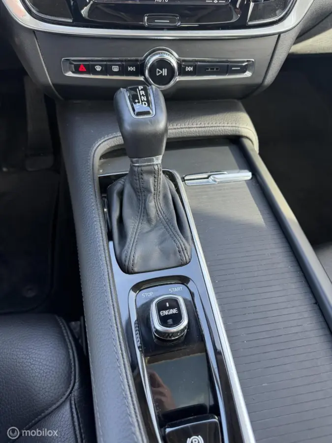 2.0 T5 Momentum NL-AUTO / PANO / LEER