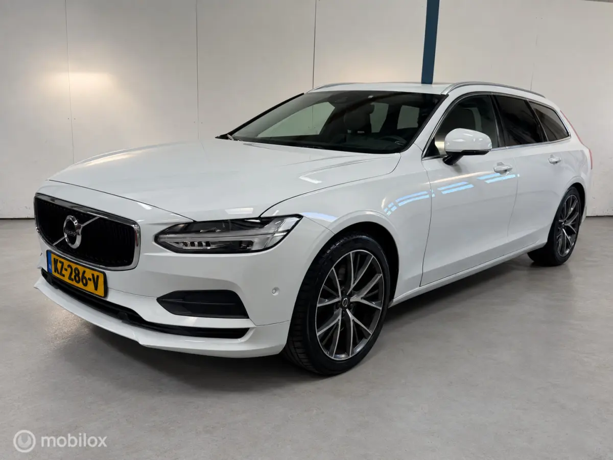 2.0 T5 Momentum NL-AUTO / PANO / LEER