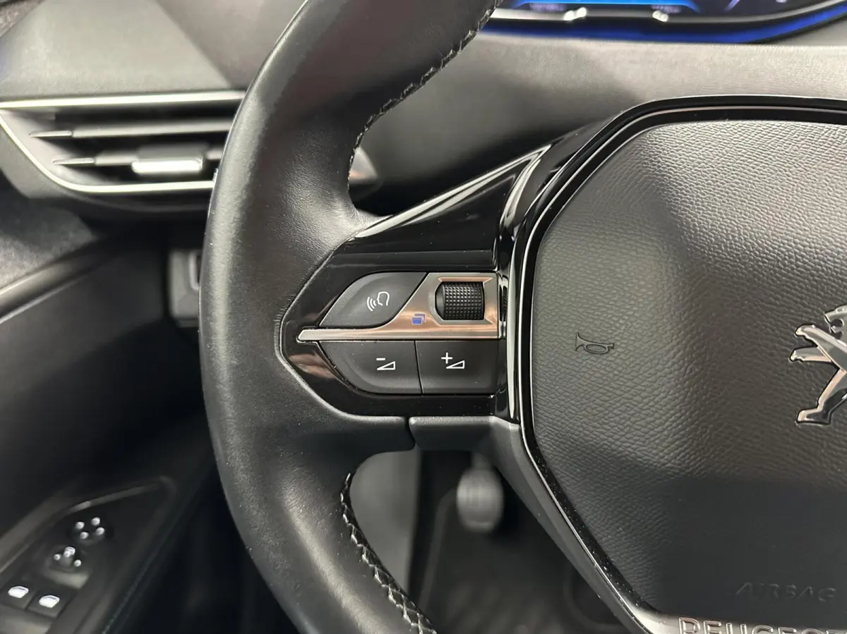 1.2 PureTech Blue Lease Allure TREKHAAK CAMERA LM ECC ADAPTIEF CRUISE LED CARPLAY.