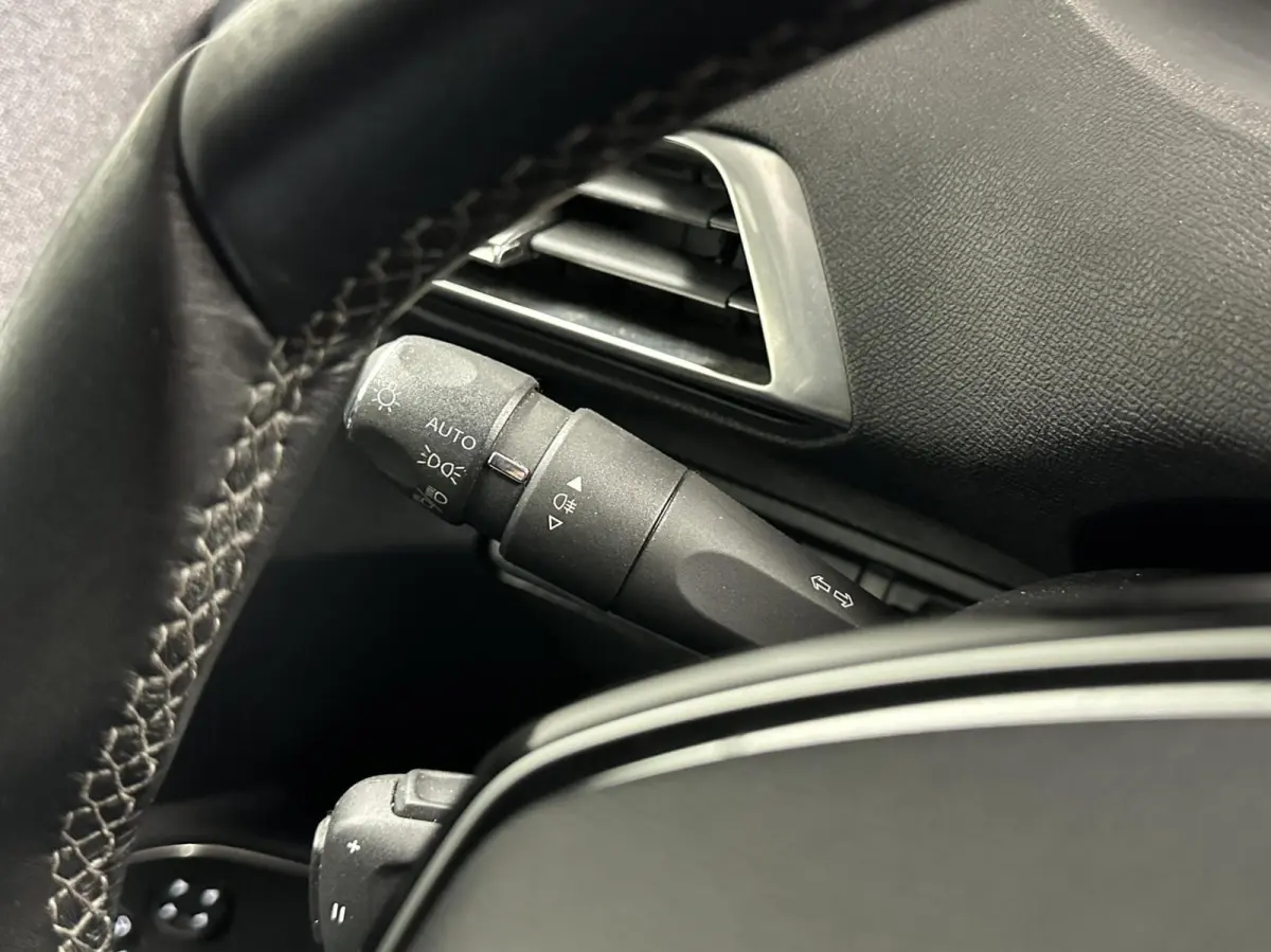 1.2 PureTech Blue Lease Allure TREKHAAK CAMERA LM ECC ADAPTIEF CRUISE LED CARPLAY.