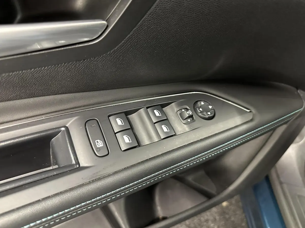 1.2 PureTech Blue Lease Allure TREKHAAK CAMERA LM ECC ADAPTIEF CRUISE LED CARPLAY.