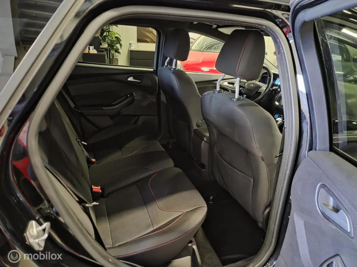 1.5 EcoBoost 150pk ST-Line Automaat trekhaak!