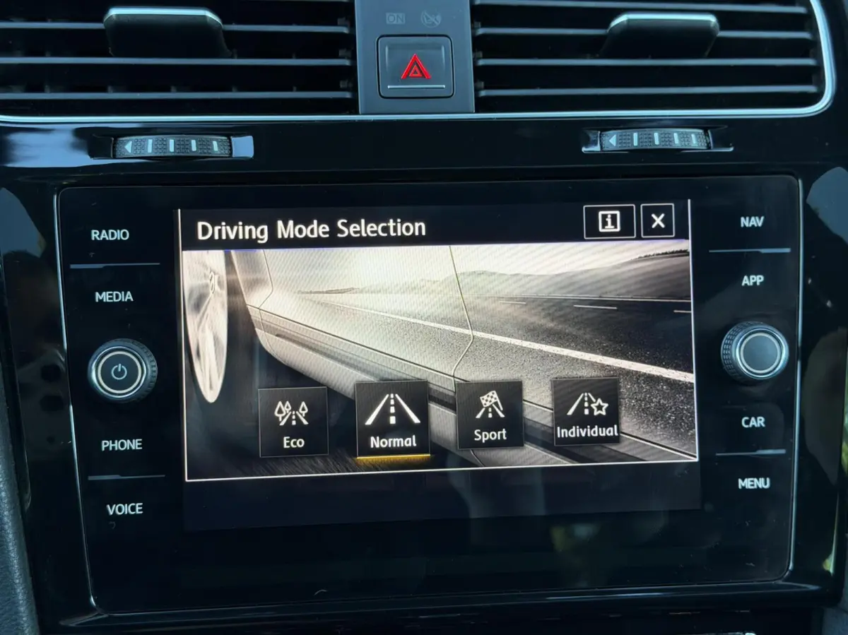 1.5 TSI Highline Business R - Line | PANORAMADAK | CARPLAY | CAMERA | SFEERVERLICHTING