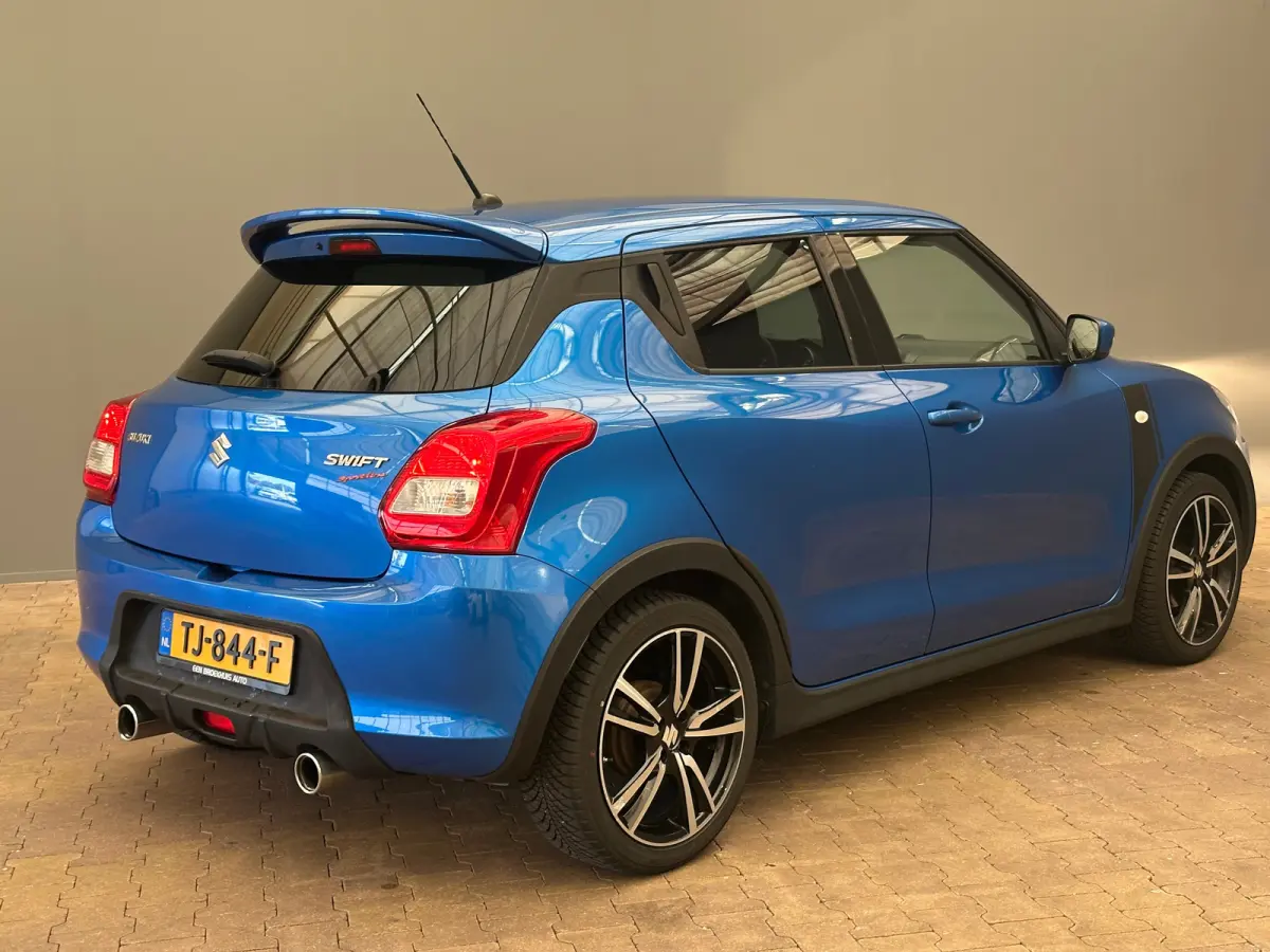 1.2 Sportline 1e Eigenaar | ALL-Season banden | Camera | Airco | 17" Lichtmetaal | Bluetooth | Achteruitrijcamera | Airco | Apple Carplay/Android Auto|telefoonintegratie premium
