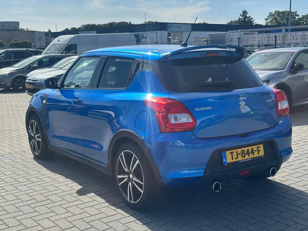 1.2 Sportline 1e Eigenaar | ALL-Season banden | Camera | Airco | 17" Lichtmetaal | Bluetooth | Achteruitrijcamera | Airco | Apple Carplay/Android Auto|telefoonintegratie premium