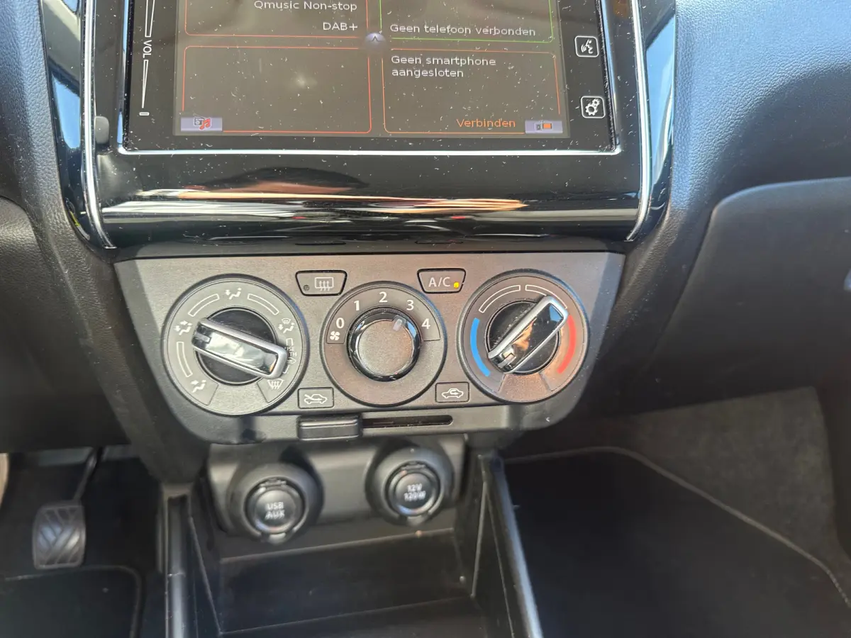 1.2 Sportline 1e Eigenaar | ALL-Season banden | Camera | Airco | 17" Lichtmetaal | Bluetooth | Achteruitrijcamera | Airco | Apple Carplay/Android Auto|telefoonintegratie premium