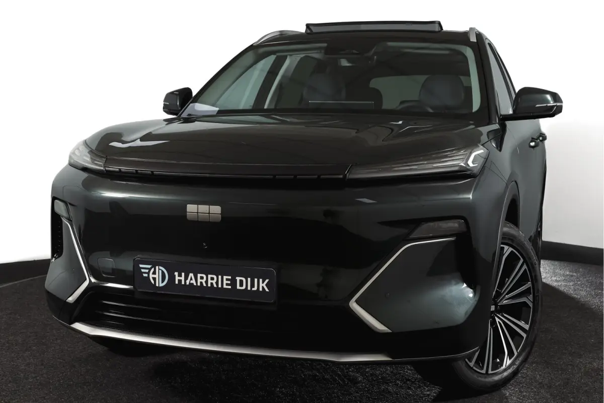 1.5 Max+ PHEV | 136km Elektrisch |S/K-Panodak | 360 Camera | NAV+App. Connect | V2L | Warmtepomp | HUD | Stoelverwarming & verkoeling | Memory | Elek. klep | Flyme | LM 19" | 7080