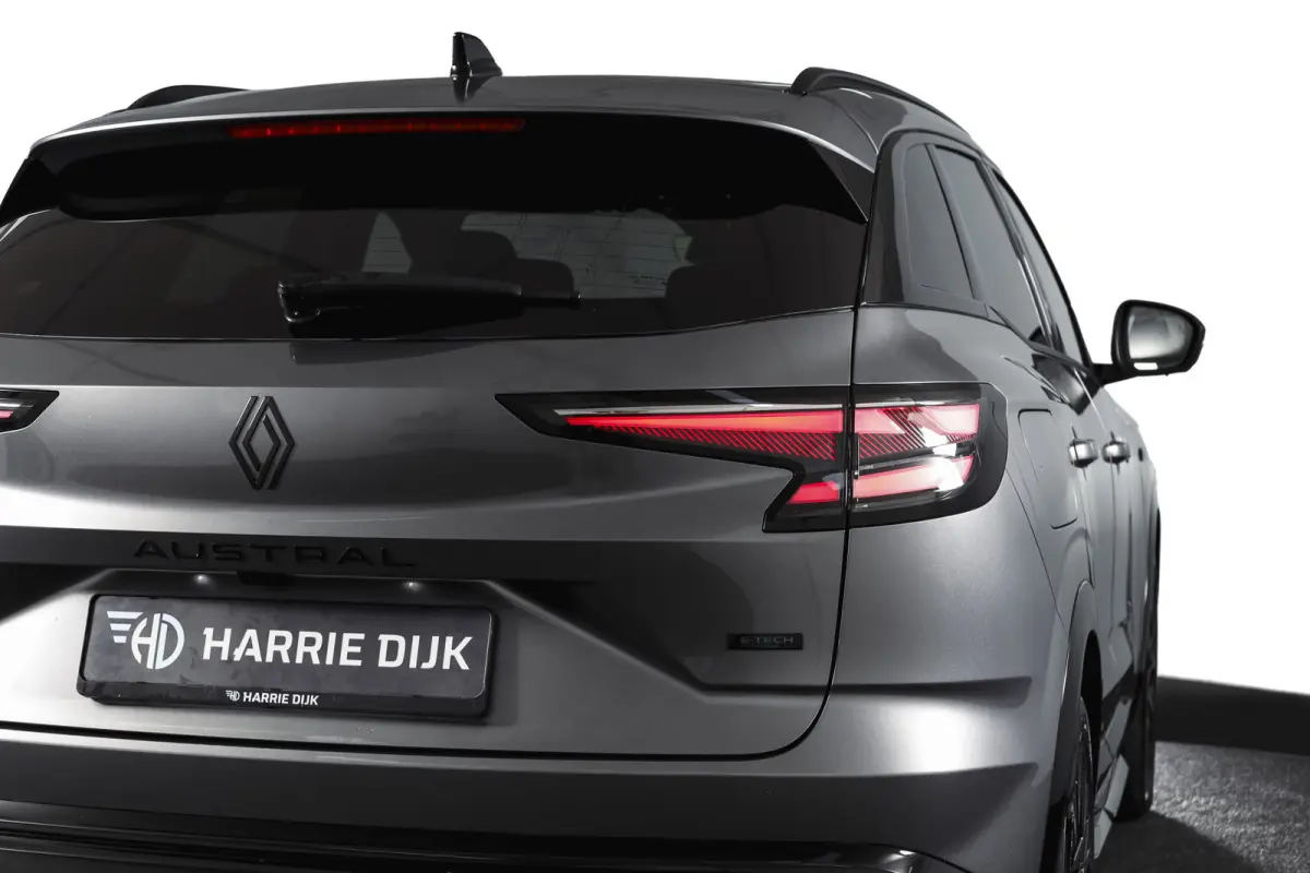 1.2 E-Tech full hybrid 200 esprit Alpine | 360 Camera | Elek. Stoelen | Winterpack | Dig. Cockpit | Adapt. Cruise | PDC | NAV+App. Connect | ECC | LM 20" | 5819