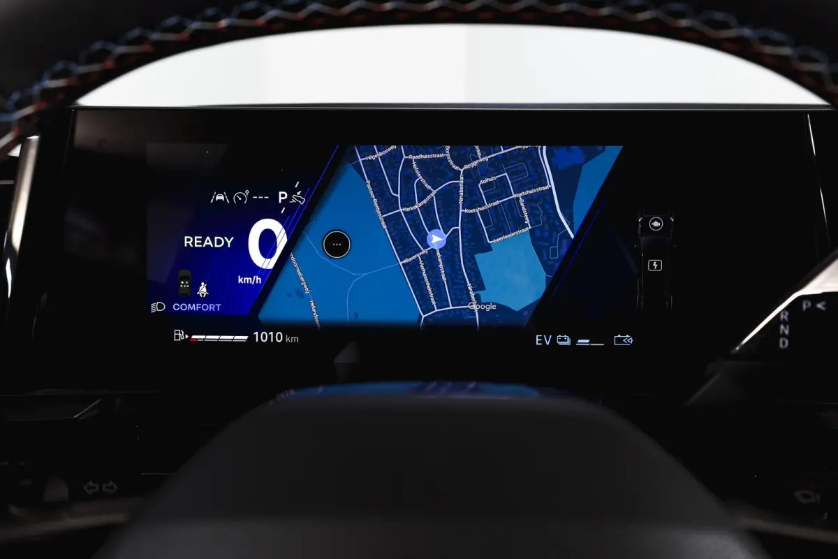 1.2 E-Tech full hybrid 200 esprit Alpine | 360 Camera | Elek. Stoelen | Winterpack | Dig. Cockpit | Adapt. Cruise | PDC | NAV+App. Connect | ECC | LM 20" | 5819