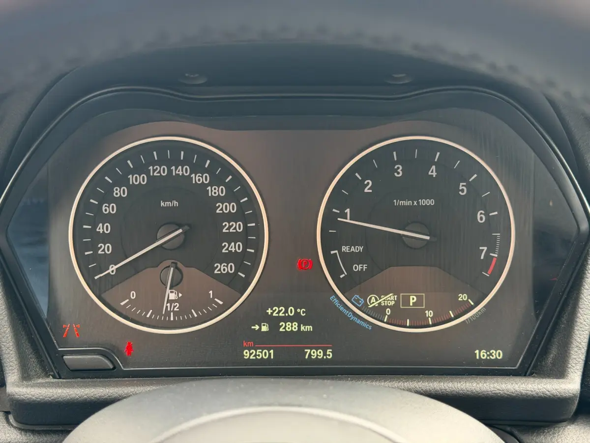 220i 7p. M-Sport LED HUD Pano Camera