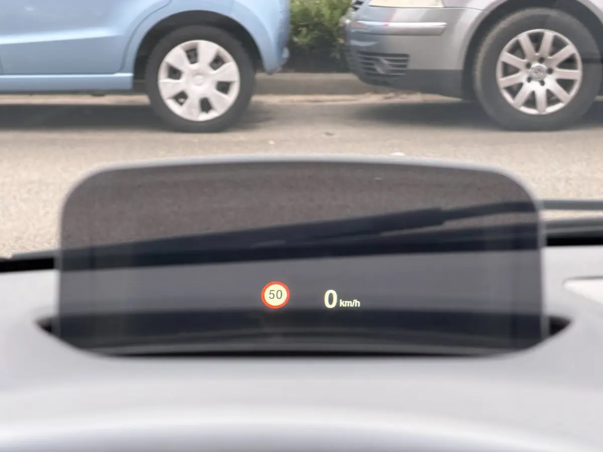 220i 7p. M-Sport LED HUD Pano Camera