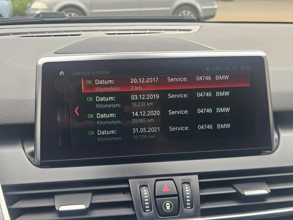 220i 7p. M-Sport LED HUD Pano Camera