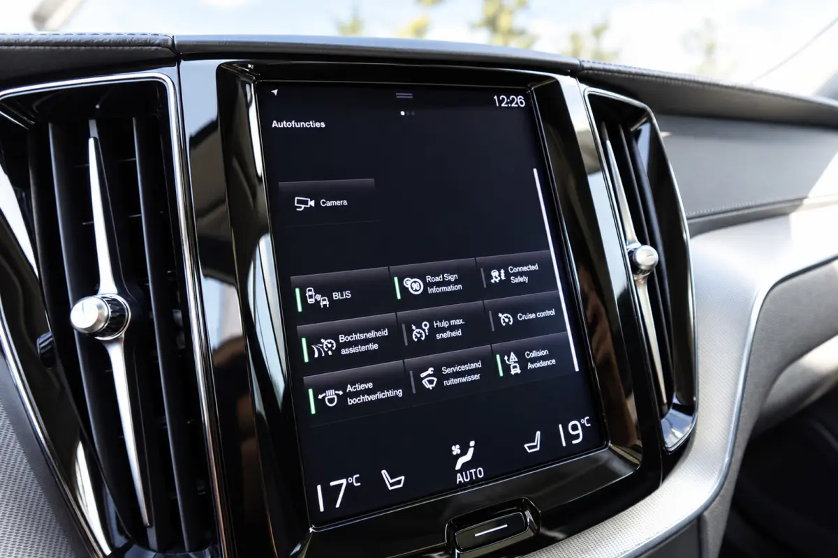2.0 Recharge T8 AWD Inscription PANO ACC LEDER VOL