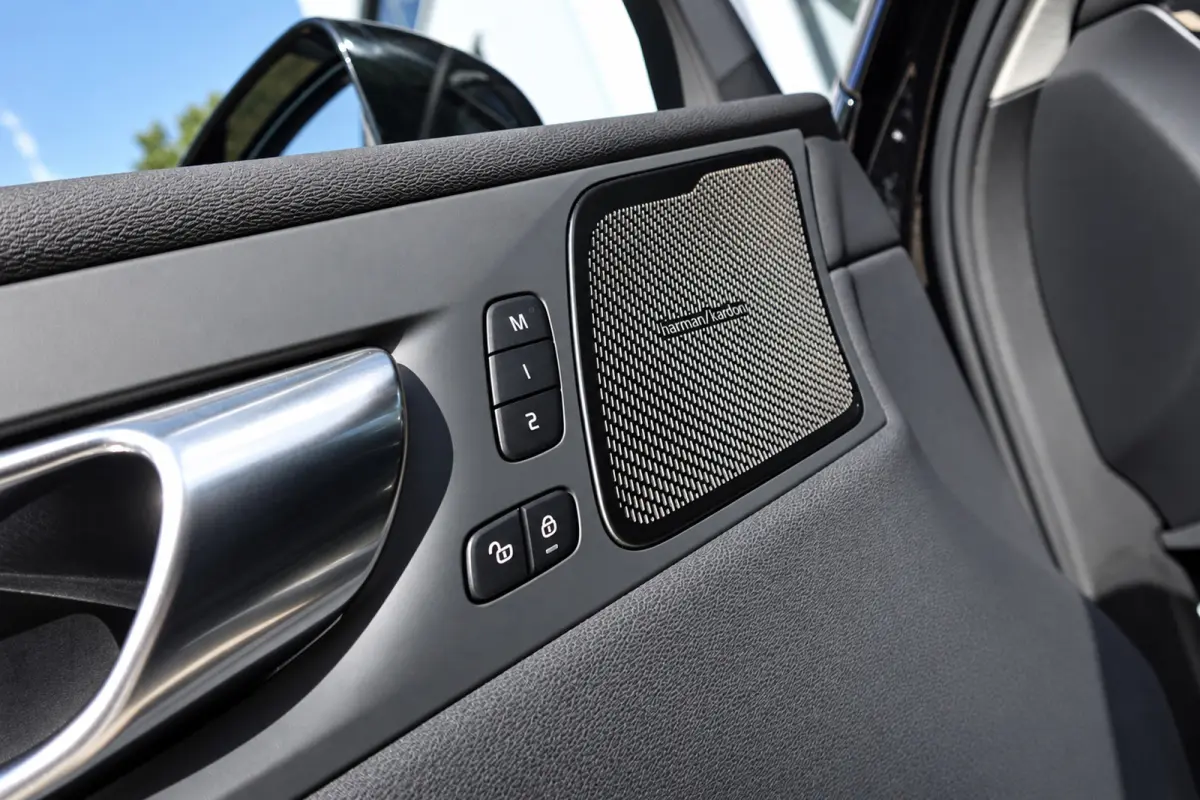 2.0 Recharge T8 AWD Inscription PANO ACC LEDER VOL