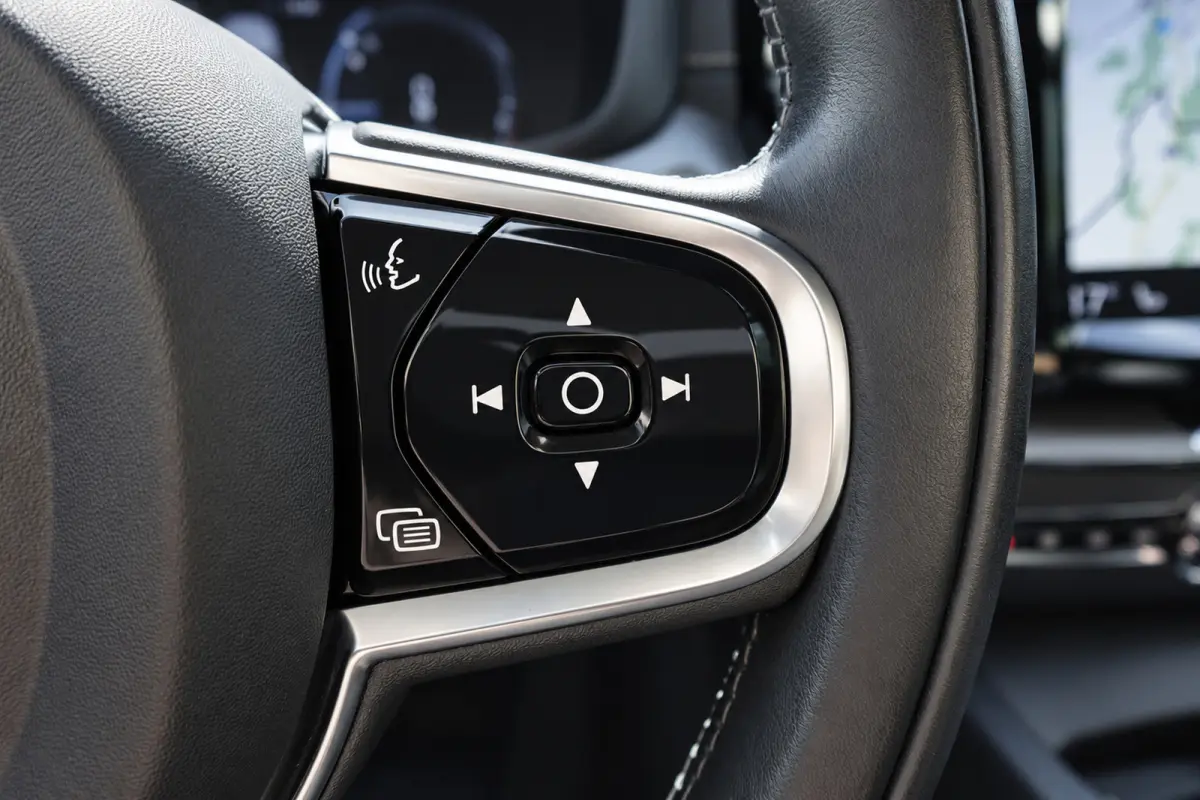 2.0 Recharge T8 AWD Inscription PANO ACC LEDER VOL