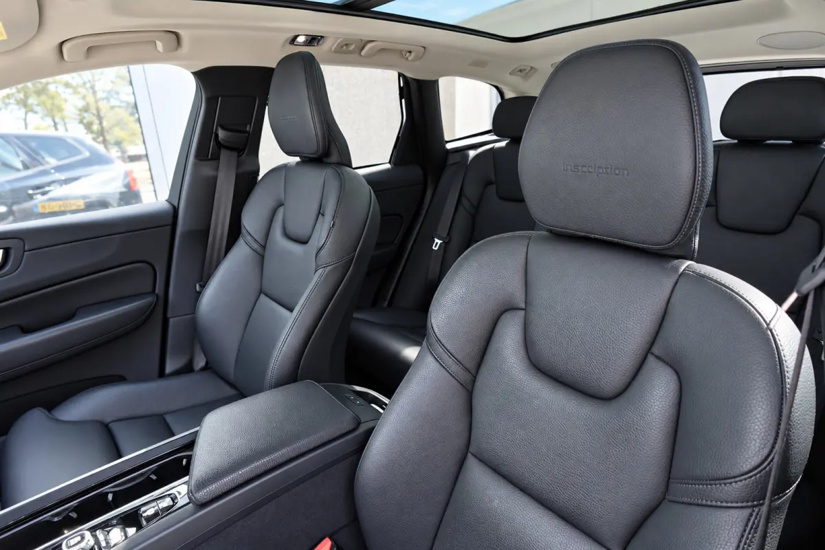 2.0 Recharge T8 AWD Inscription PANO ACC LEDER VOL