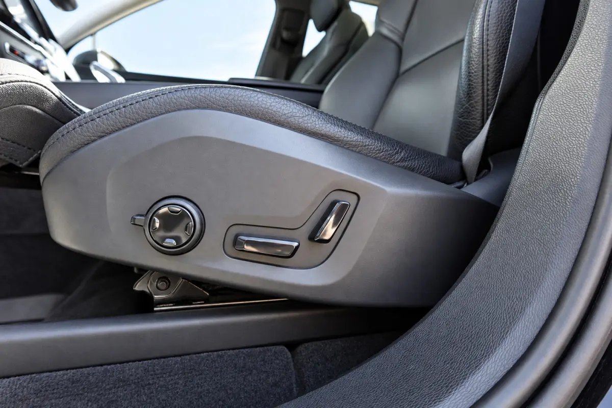 2.0 Recharge T8 AWD Inscription PANO ACC LEDER VOL