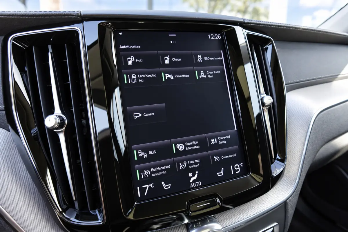 2.0 Recharge T8 AWD Inscription PANO ACC LEDER VOL