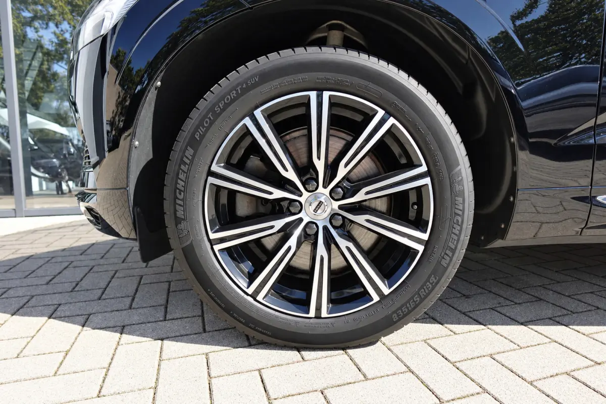 2.0 Recharge T8 AWD Inscription PANO ACC LEDER VOL