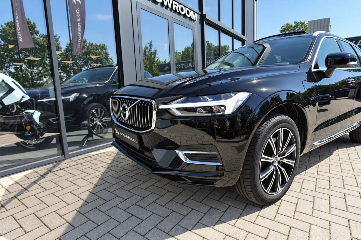 2.0 Recharge T8 AWD Inscription PANO ACC LEDER VOL