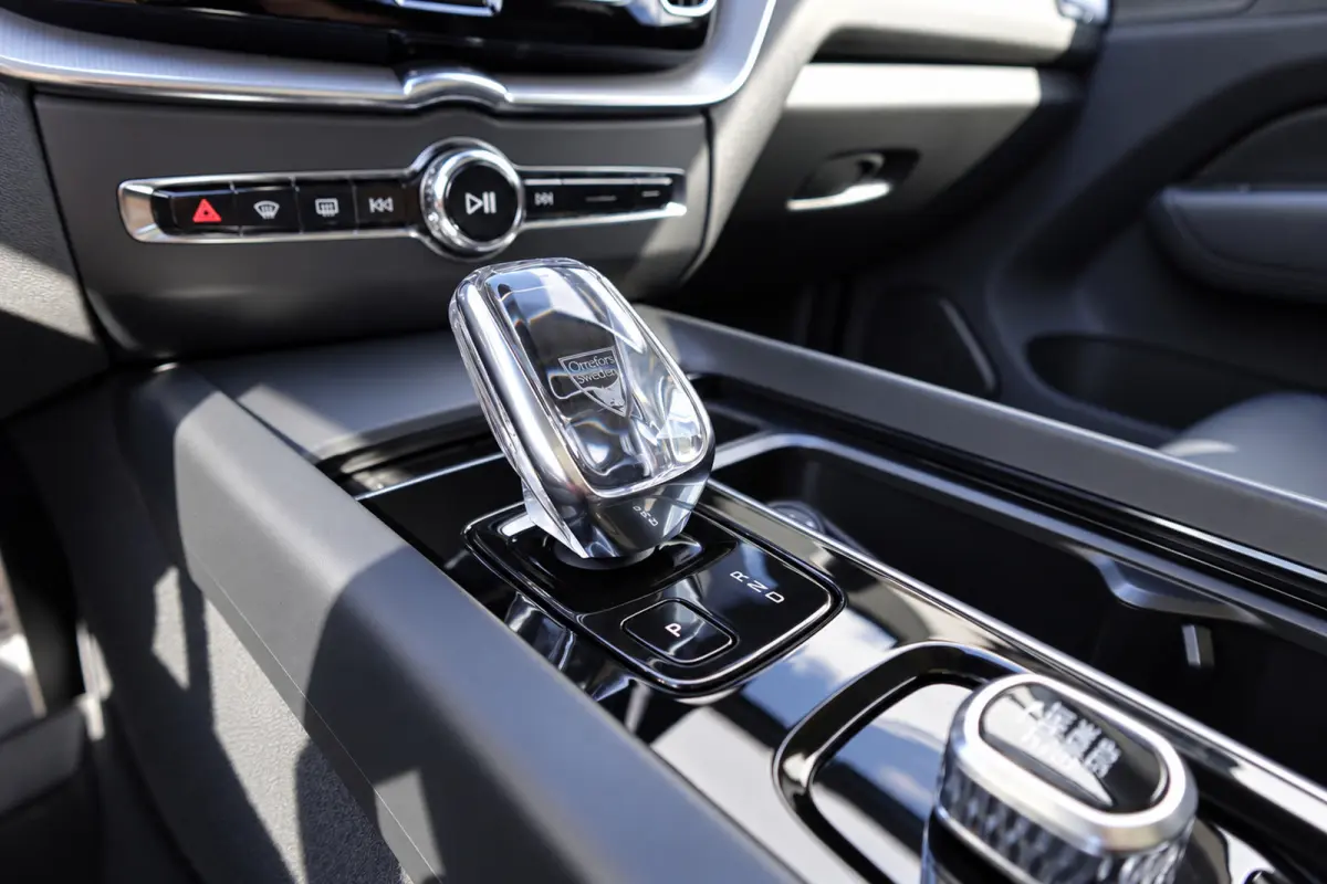 2.0 Recharge T8 AWD Inscription PANO ACC LEDER VOL