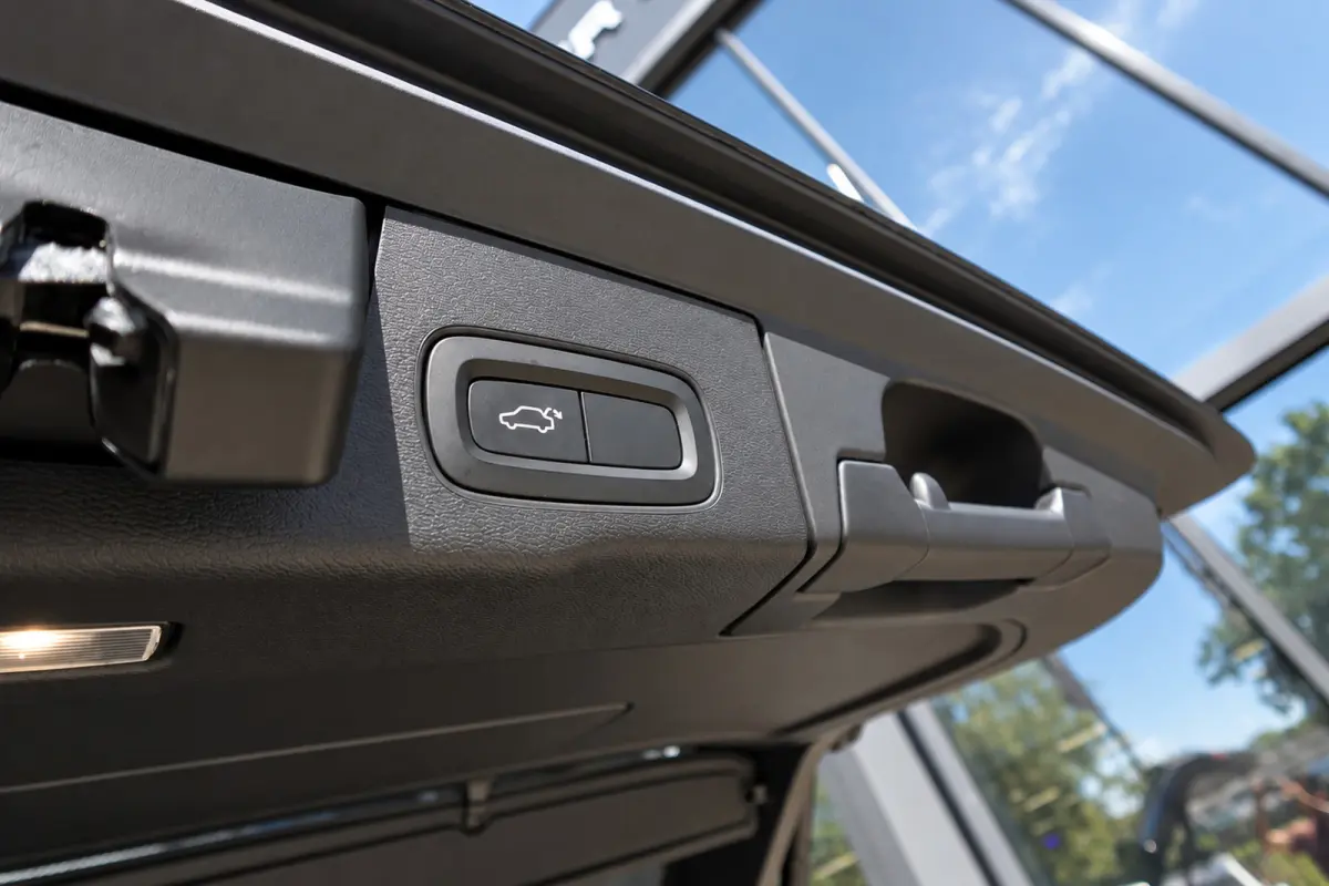 2.0 Recharge T8 AWD Inscription PANO ACC LEDER VOL