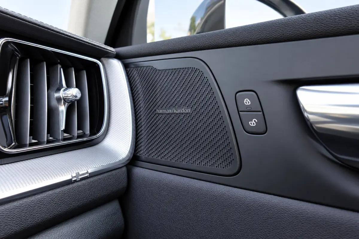 2.0 Recharge T8 AWD Inscription PANO ACC LEDER VOL