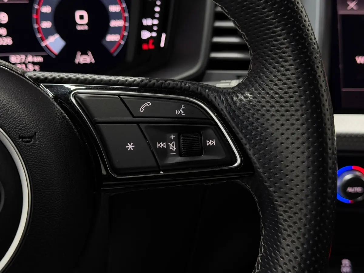 30 TFSI S Line KeylessGo CarPlay Navi LED Matrix