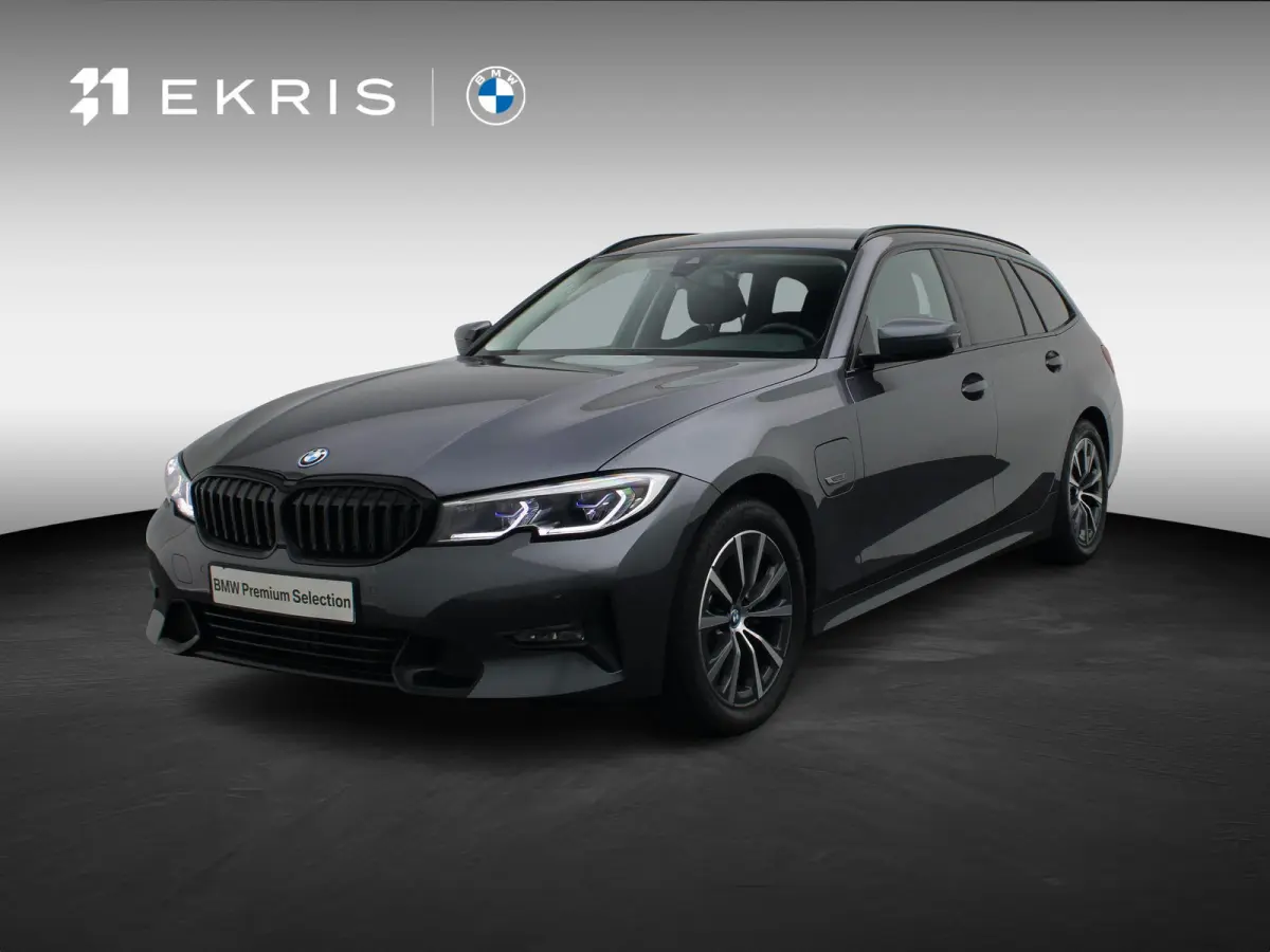 320e Business Edition Plus | High Executive | SoH 83% | Sportstoelen  | Extra Getint Glas Achter | Laserlight | 17''