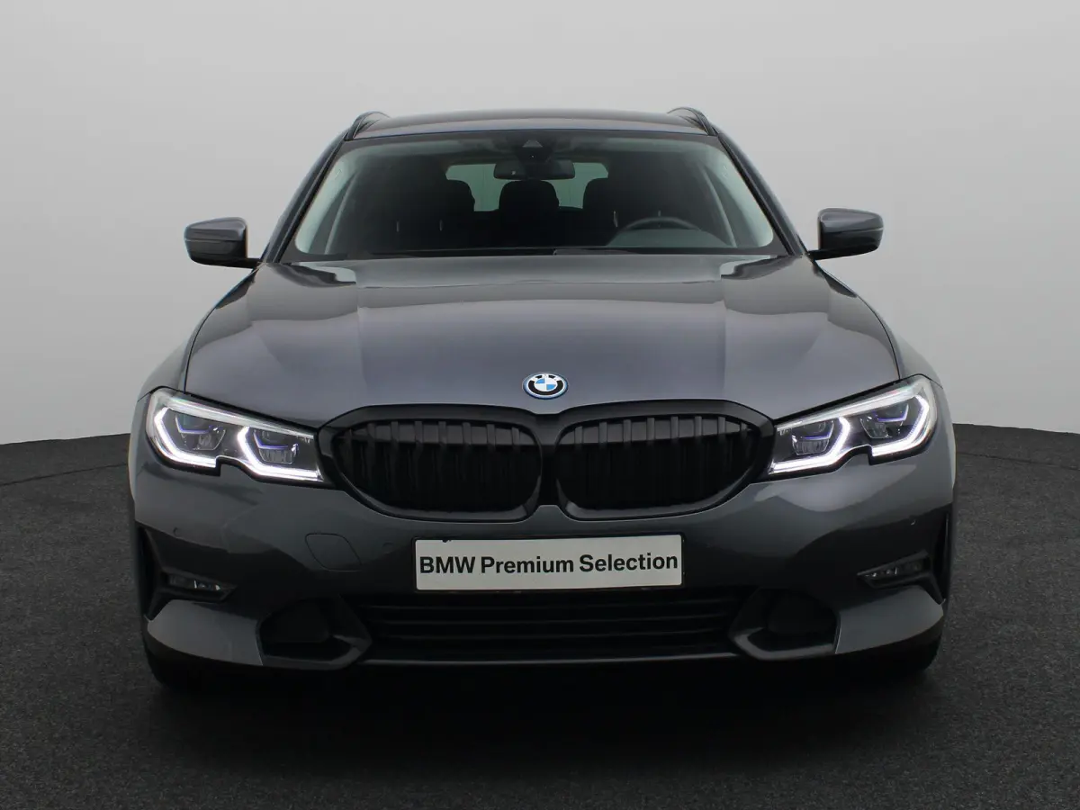 320e Business Edition Plus | High Executive | SoH 83% | Sportstoelen  | Extra Getint Glas Achter | Laserlight | 17''