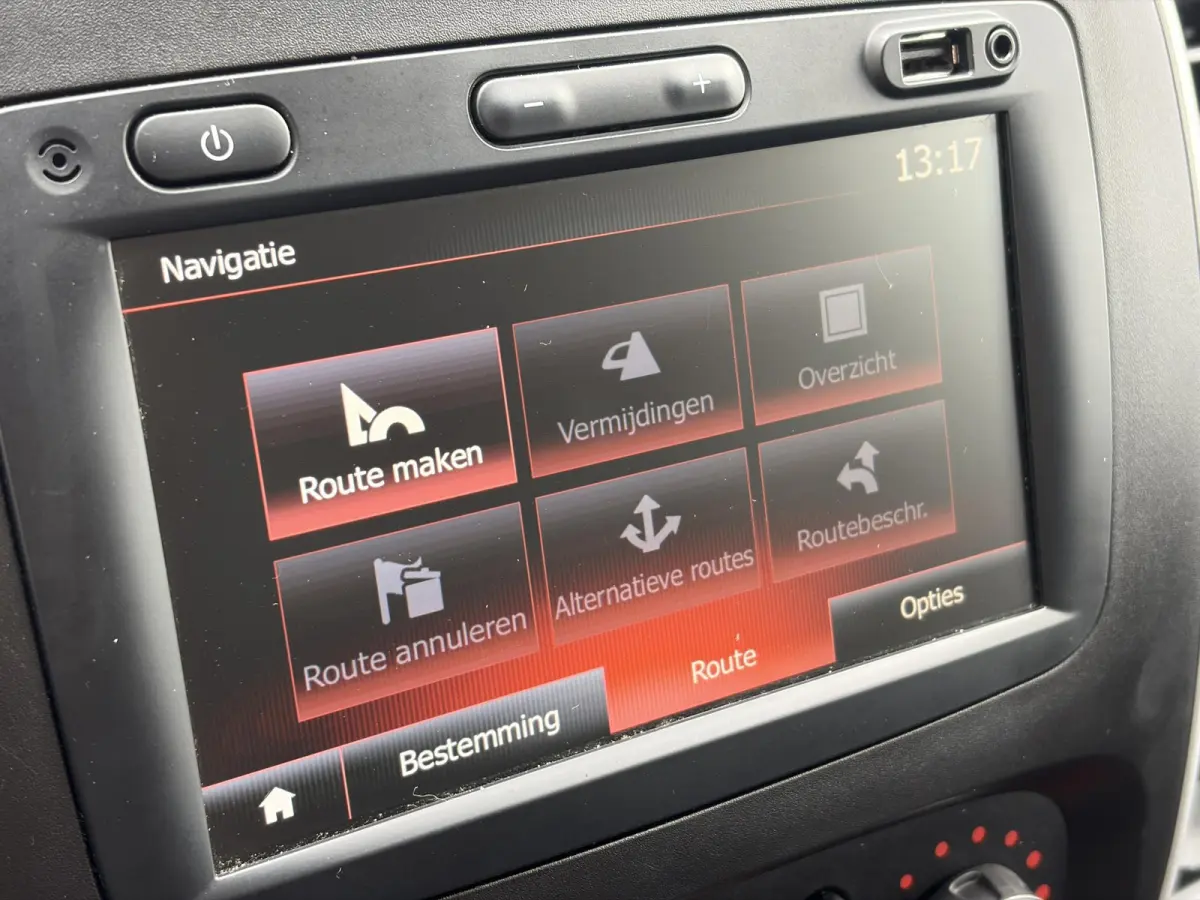 2.0 MultiJet L2H1*HAAK*CAM*A/C*CRUISE*PDC*3-PERS*