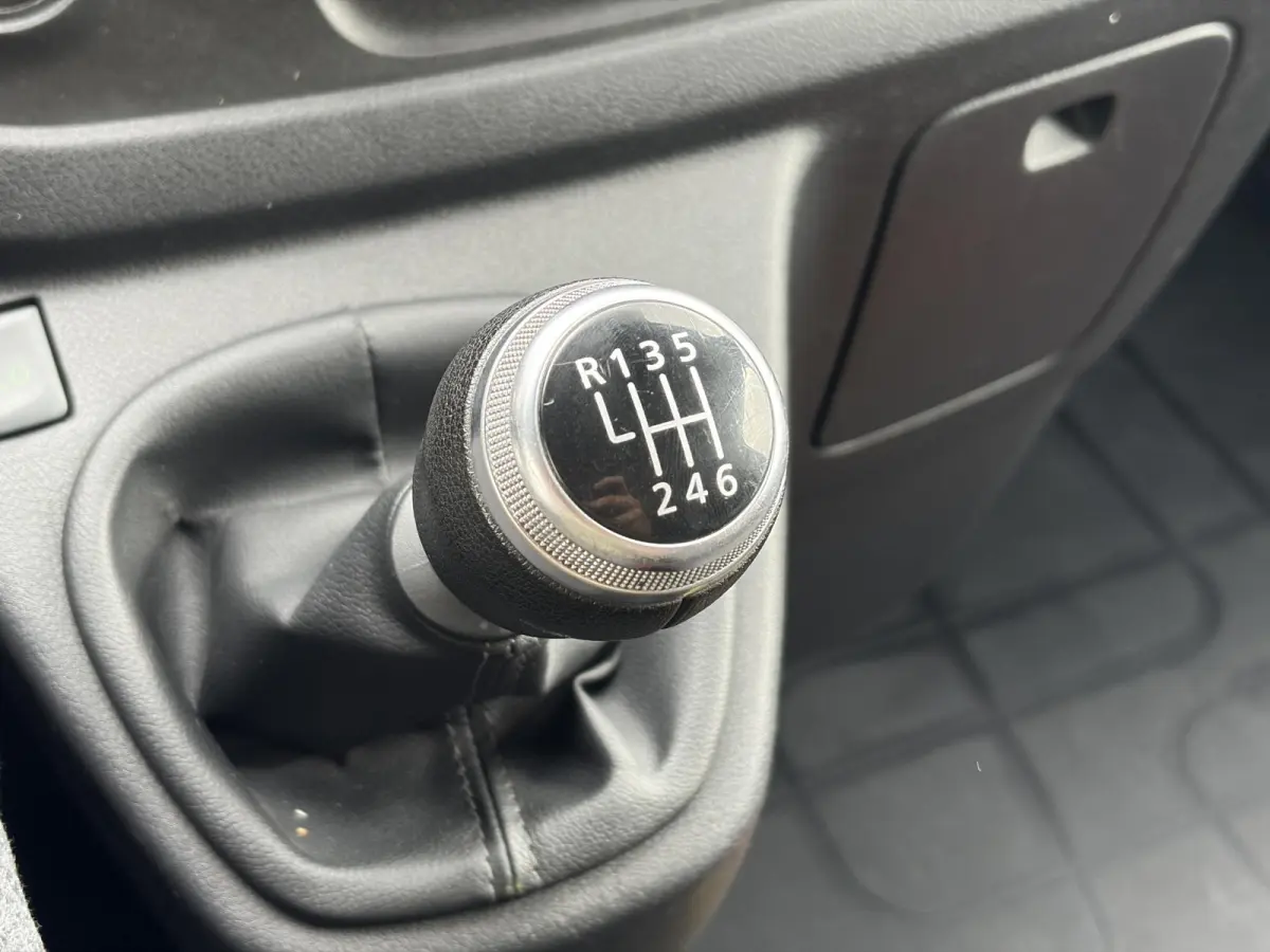 2.0 MultiJet L2H1*HAAK*CAM*A/C*CRUISE*PDC*3-PERS*