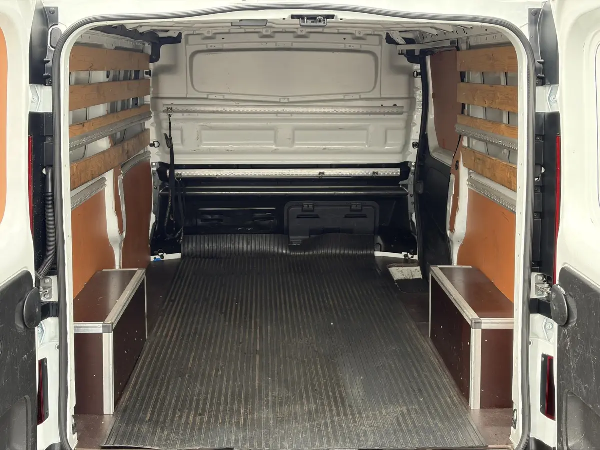 2.0 MultiJet L2H1*HAAK*CAM*A/C*CRUISE*PDC*3-PERS*