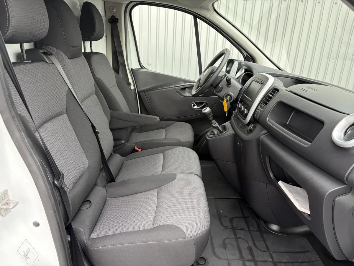 2.0 MultiJet L2H1*HAAK*CAM*A/C*CRUISE*PDC*3-PERS*