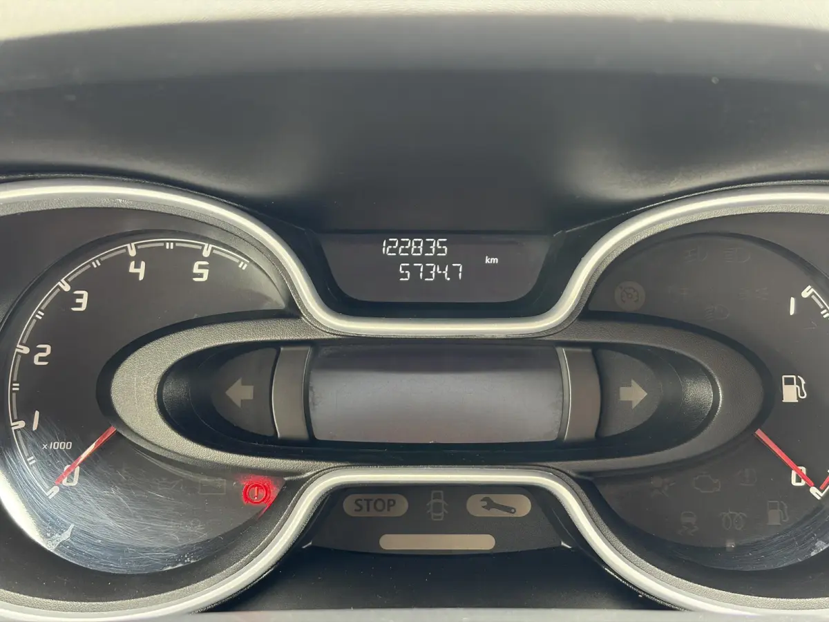 2.0 MultiJet L2H1*HAAK*CAM*A/C*CRUISE*PDC*3-PERS*