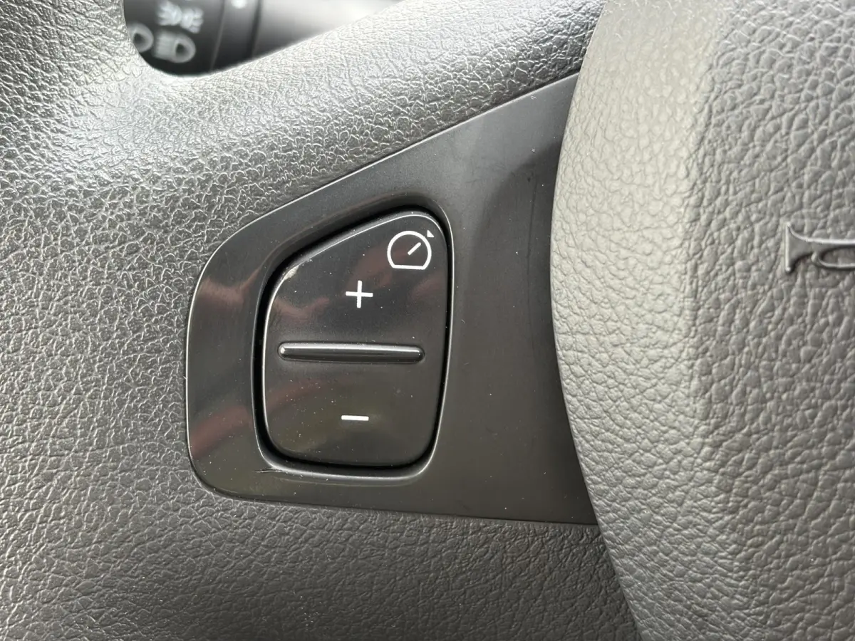 2.0 MultiJet L2H1*HAAK*CAM*A/C*CRUISE*PDC*3-PERS*