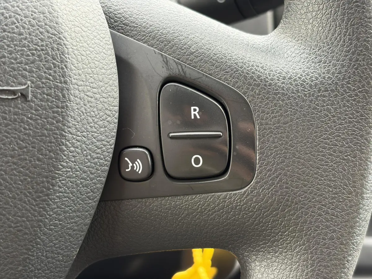 2.0 MultiJet L2H1*HAAK*CAM*A/C*CRUISE*PDC*3-PERS*