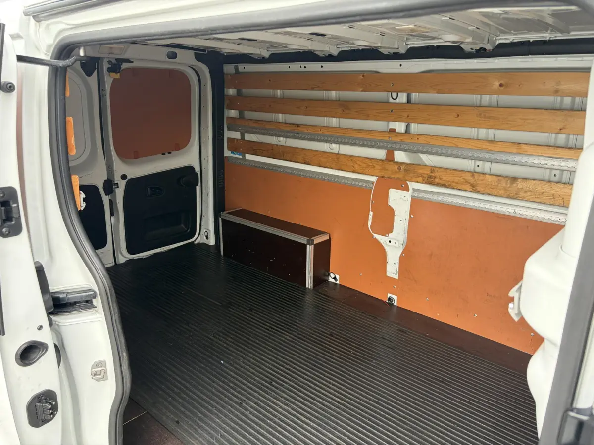 2.0 MultiJet L2H1*HAAK*CAM*A/C*CRUISE*PDC*3-PERS*