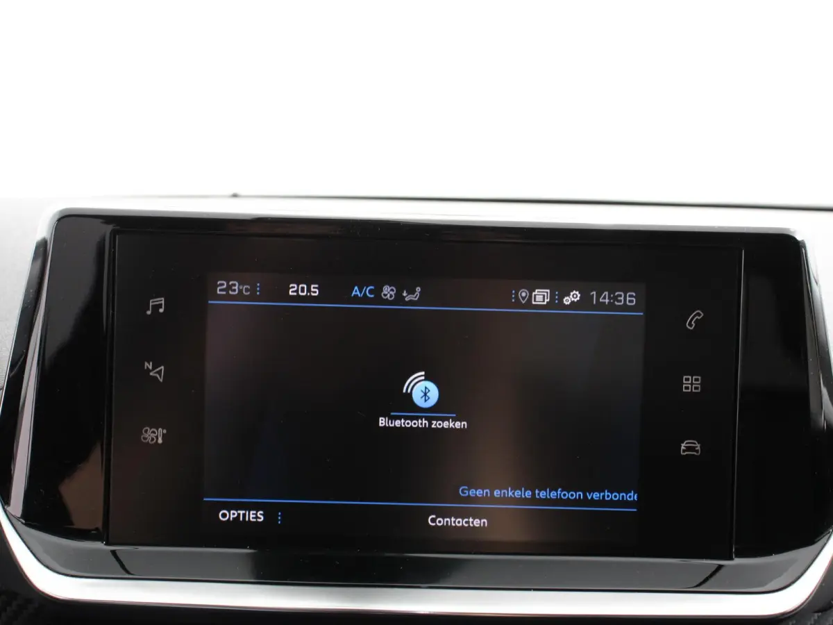 1.2 PureTech Allure Navigatie Cruise control Lichtmetalen velgen Climate control Parkeersensor achter Apple Carplay/ Android auto Camera