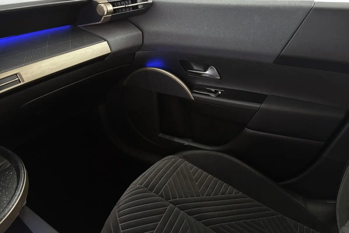 1.2 Turbo Hybrid LX Automaat Camera Apple CarPlay